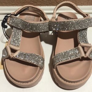 NWT Madden NYC Platform Sandal Glittery Blush